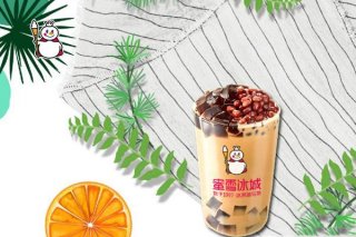 蜜雪冰城-一个月卖出20000+杯奶茶 对消费者的定位精准到可怕