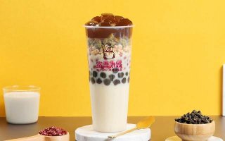 投资加盟蜜雪冰城潮人蜜雪冰城赚钱吗？年营业额能有多